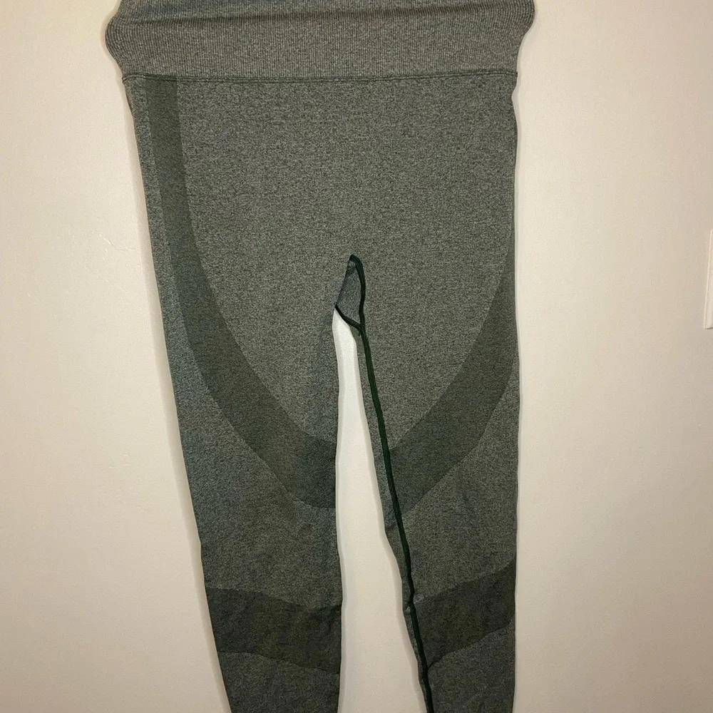 Victoria Secret PINK Active Leggings - Picture 2 of 6